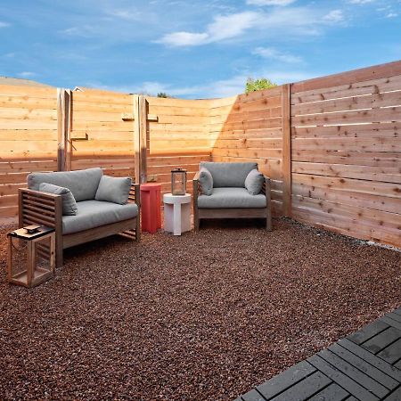 Midcentury Couples Designer Loft - Casa Tuya Apartment Austin Exterior photo
