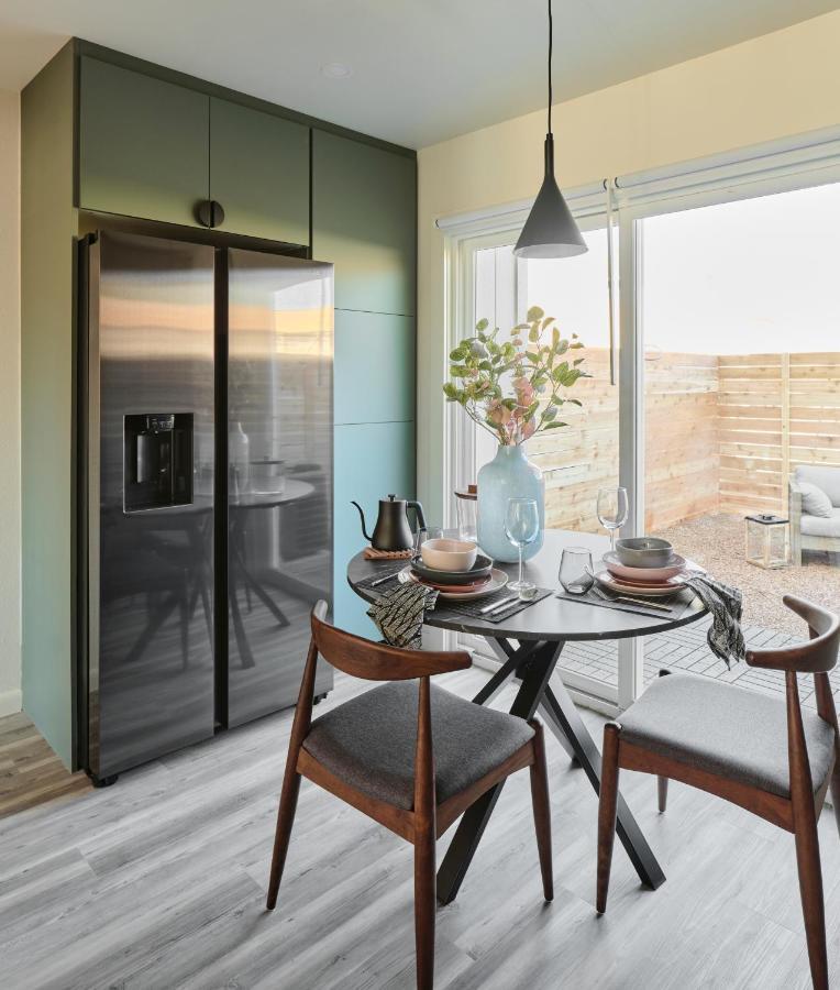 Midcentury Couples Designer Loft - Casa Tuya Apartment Austin Exterior photo