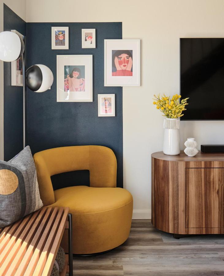 Midcentury Couples Designer Loft - Casa Tuya Apartment Austin Exterior photo