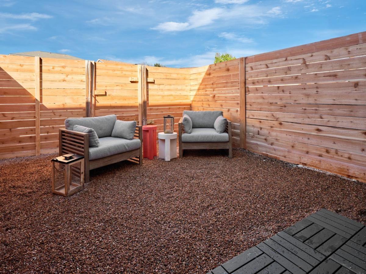 Midcentury Couples Designer Loft - Casa Tuya Apartment Austin Exterior photo