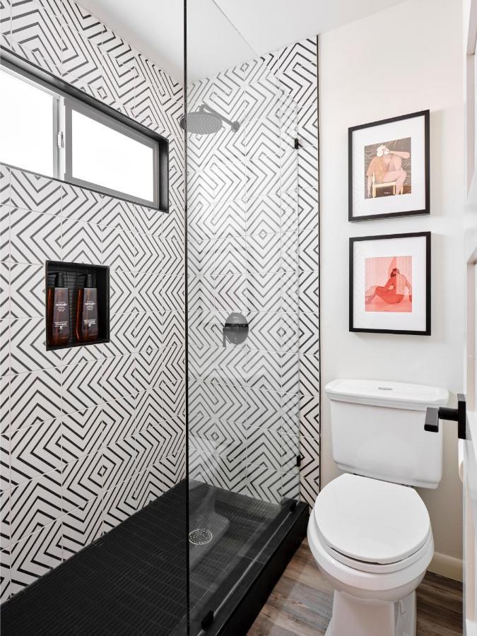 Midcentury Couples Designer Loft - Casa Tuya Apartment Austin Exterior photo